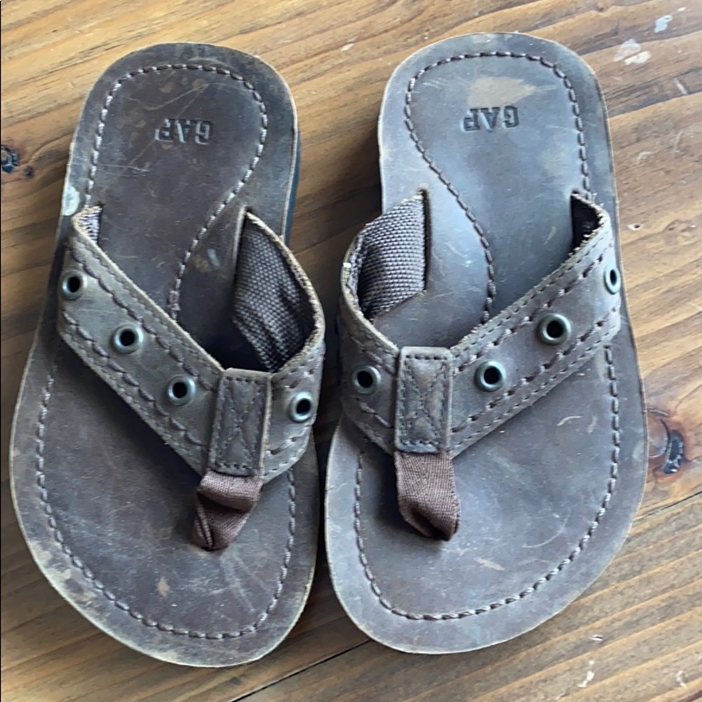 NWOT Toddler Boys distressed Gap sandals